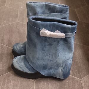 NWOT Blue Tie-Dye Platform Booties, Size 10